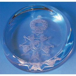 Presse-papiers d&ocirc;me en verre ONM.